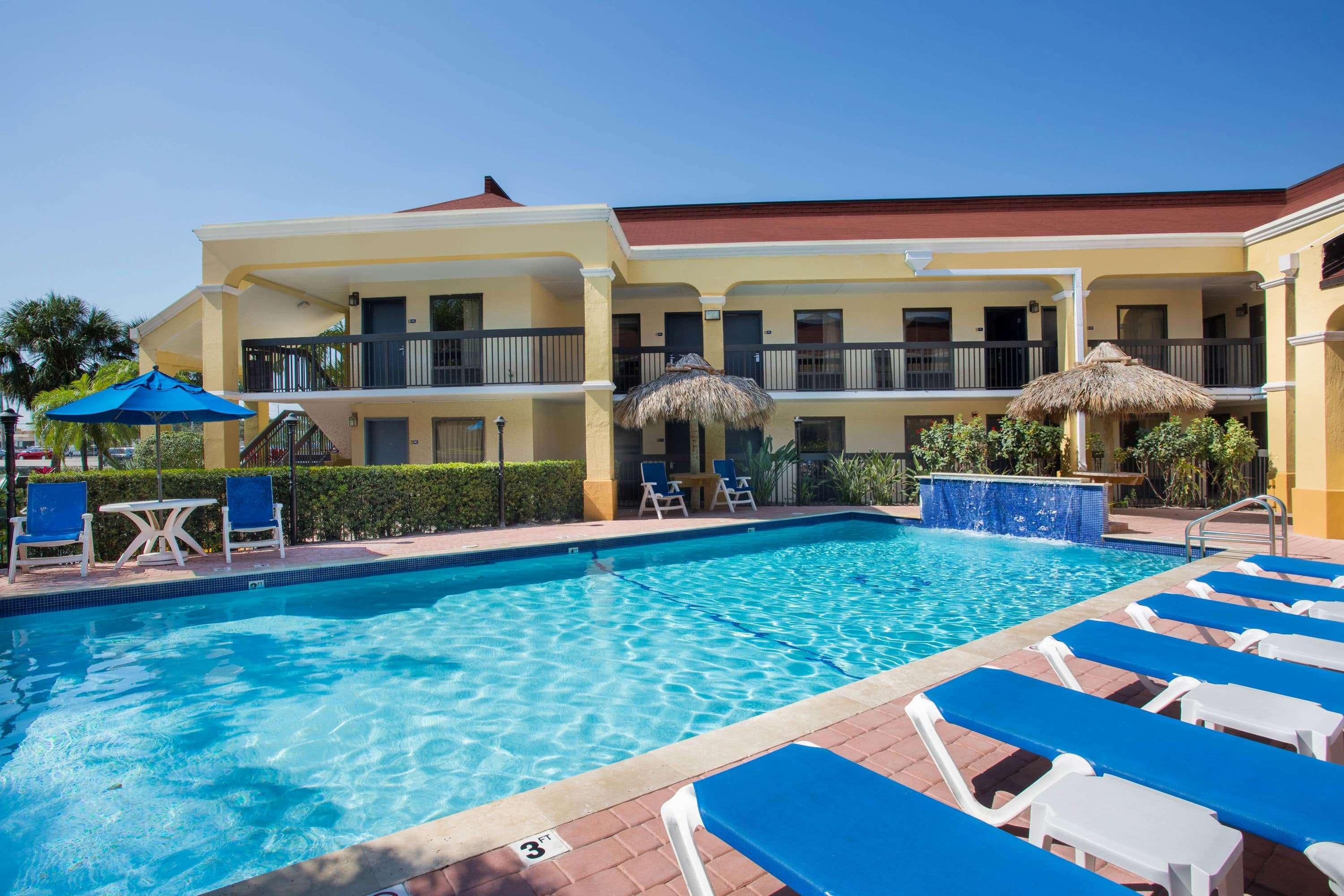 Days Inn By Wyndham פלורידה סיטי מראה חיצוני תמונה