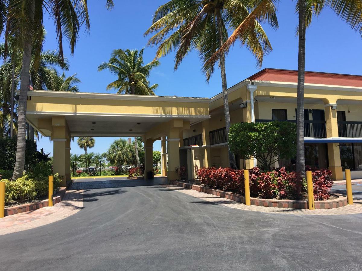 Days Inn By Wyndham פלורידה סיטי מראה חיצוני תמונה